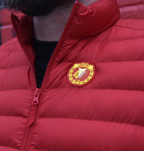 Czerwona kamizelka - obrazek 2